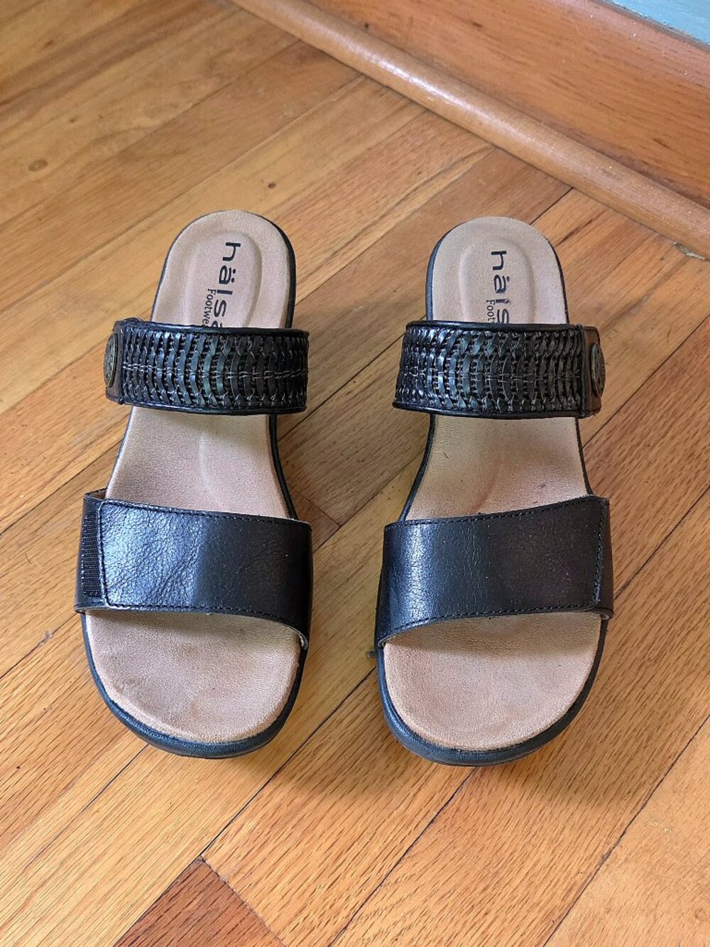 Halsa Footwear Black Leather Strappy Wedge Sandal Size 9